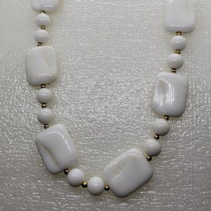 White Beads w/Gold Necklace NK_WT0003
